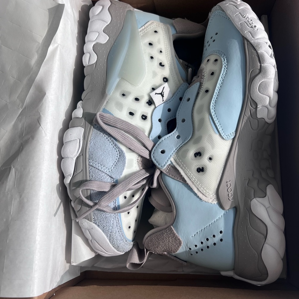 Jordan Women's Light Blue and White Athletic Sneakers